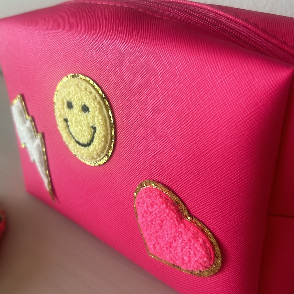 ⚡️🙂BRAND NEW! Hot Pink, Preppy Cosmetics Bag🩷 - Picture 4 of 5